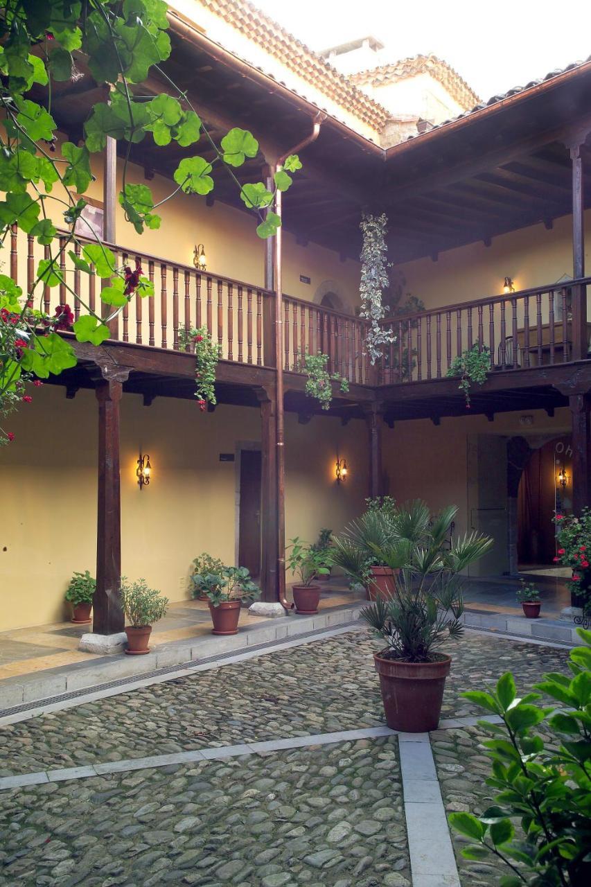 Hotel Castillo Valdes Salas Salas  Exterior photo