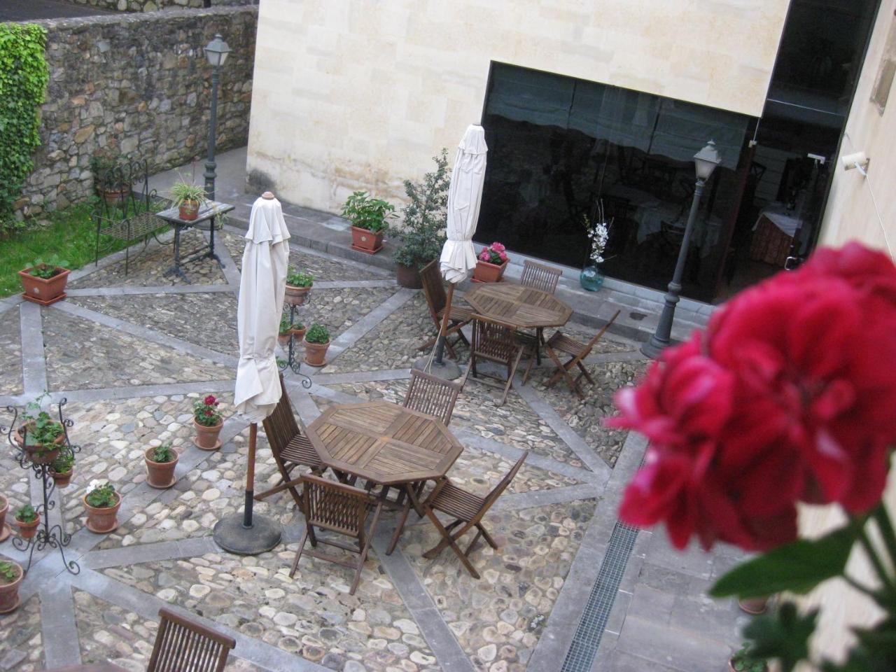 Hotel Castillo Valdes Salas Salas  Exterior photo